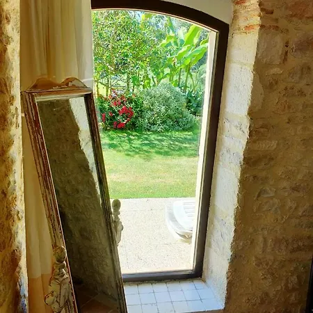 Les Pieds Dans L'eau, La Source * Lachapelle-Auzac