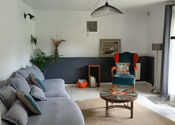 Les Pieds Dans L'eau, La Source Holiday home Lachapelle-Auzac