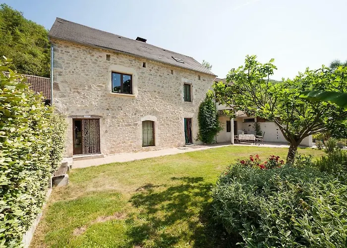 Les Pieds Dans L'eau, La Source Holiday home *