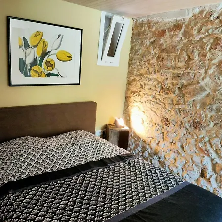 Les Pieds Dans L'eau, La Source Lachapelle-Auzac