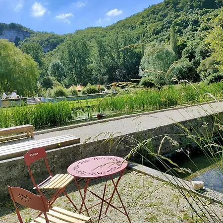 Les Pieds Dans L'eau, La Source * Lachapelle-Auzac